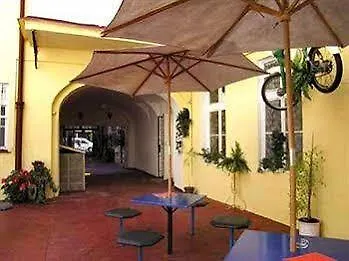 U Dvou Zlatych Klicu Hotel Praga
