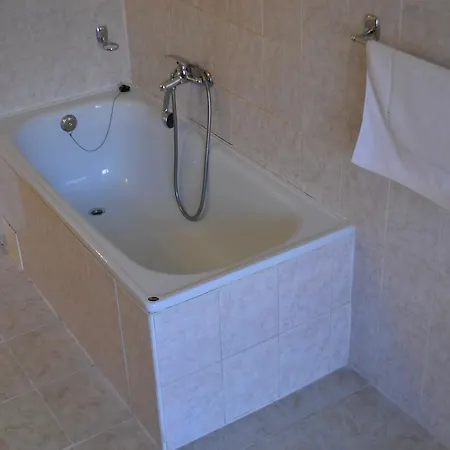 U Dvou Zlatych Klicu 3* Prague