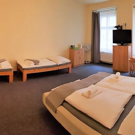 Hotel U Dvou Zlatych Klicu 3*