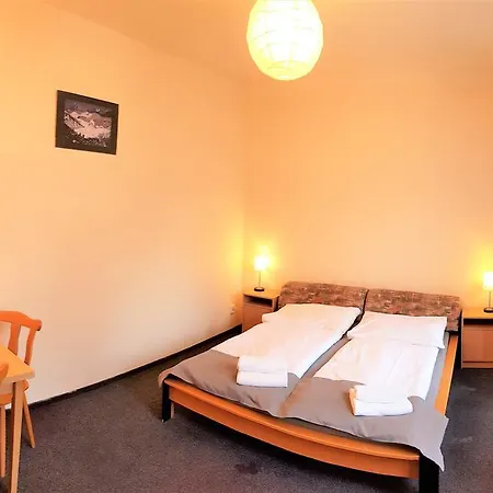 U Dvou Zlatych Klicu Hotel Praga