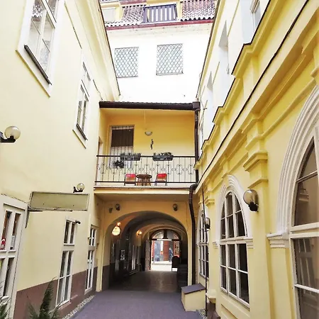 U Dvou Zlatych Klicu Hotel 3*