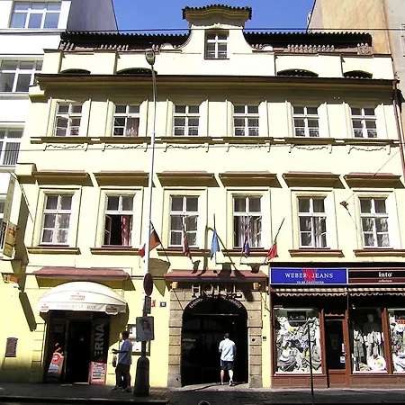U Dvou Zlatych Klicu Hotel Prague