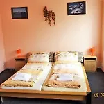 U Dvou Zlatych Klicu 3*