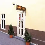 U Dvou Zlatych Klicu Hotel