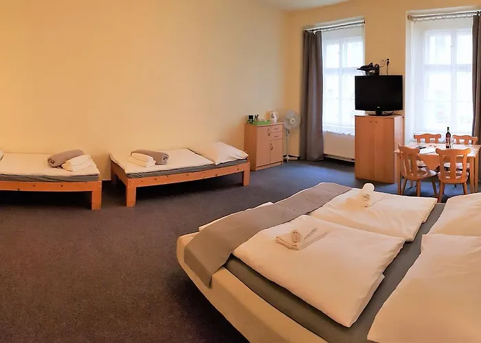 Hotel U Dvou Zlatych Klicu 3*