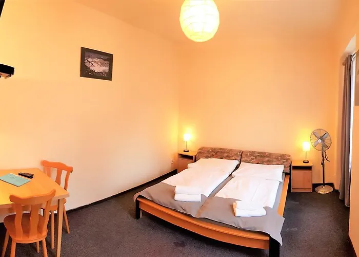 U Dvou Zlatych Klicu Hotel Prag