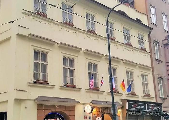 Hotel U Dvou Zlatych Klicu 3*